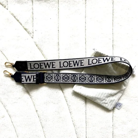Loewe Anagram Bag Strap in Jacquard and Calfskin in Navy/Black - Picture 4 of 10